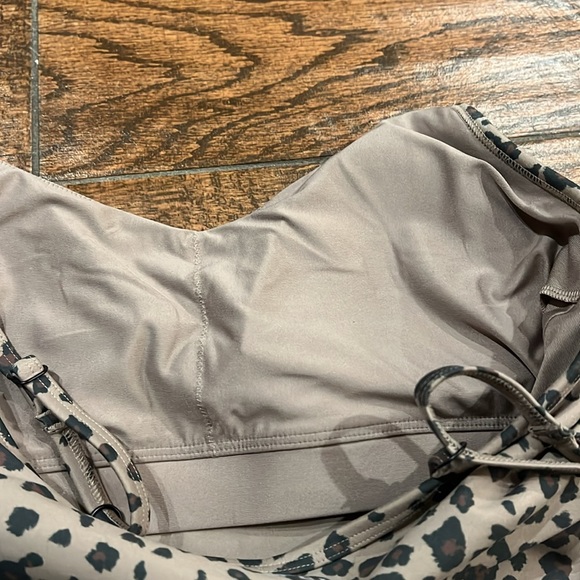 A&F YPB Your Personal Best Leopard SculptLux Wrap-Front Cami Slim Tank Top New - Picture 9 of 13